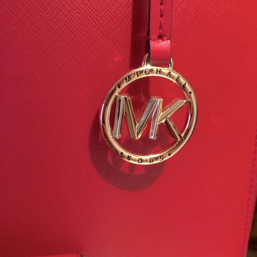 Michael Kors Saffiano leather tote and wallet. - Picture 4 of 14